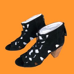 Zodiac Camila Black Heels
